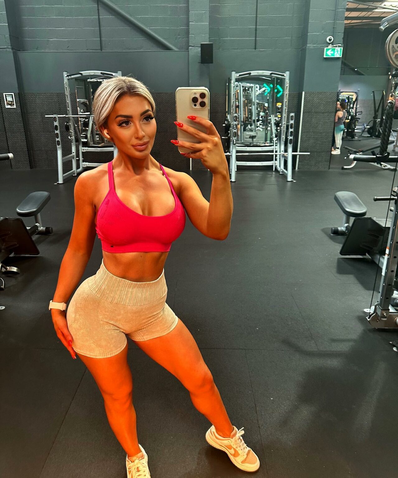 Find Synthia Garcia On Social Media: A Complete Guide - uu1uq6x